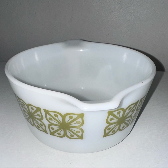 Vintage Pyrex Verde Square Flowers 1Qt Casserole Dish - Picture 3 of 10